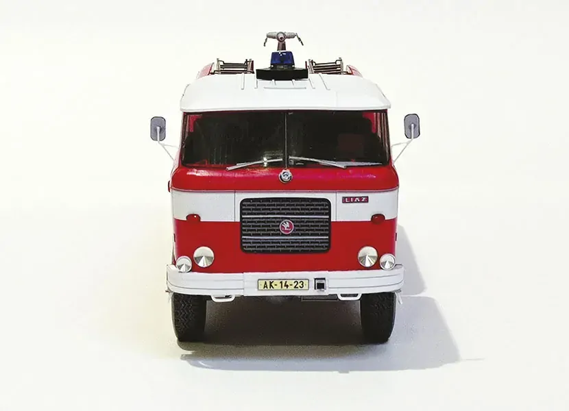 Skříňový přepravník osob T815 SPO